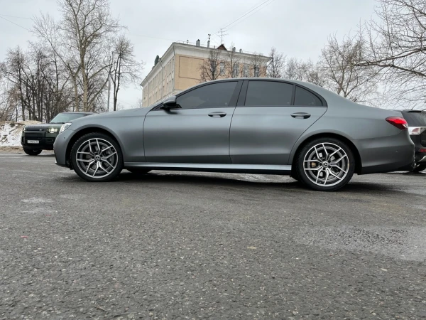 Оклейка Mercedes w213 в сатин полиуретан