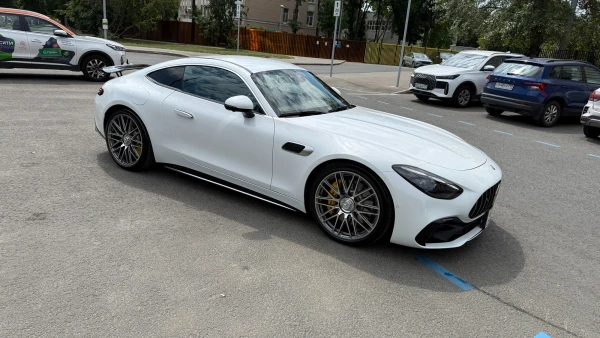 Оклейка полиуретаном Mercedes Amg gt r