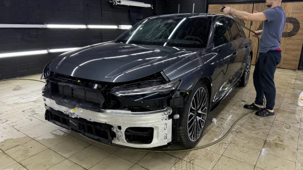 Оклейка полиуретановой пленкой Audi 
