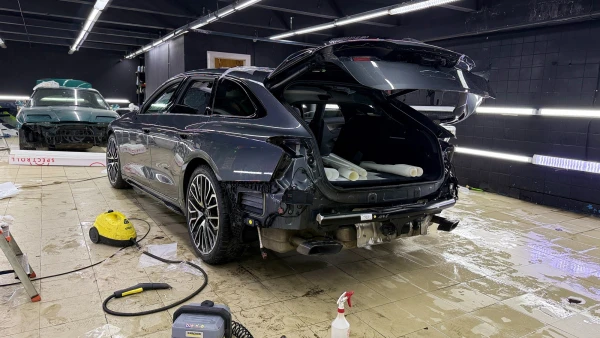 Оклейка полиуретановой пленкой Audi 