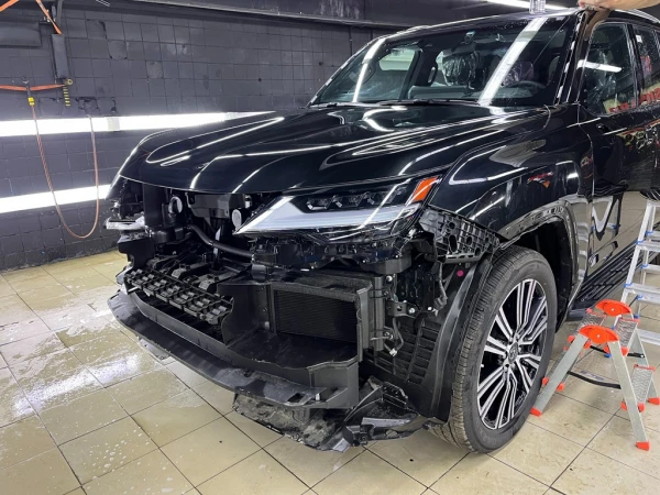 Оклейка полиуретановой пленкой Lexus