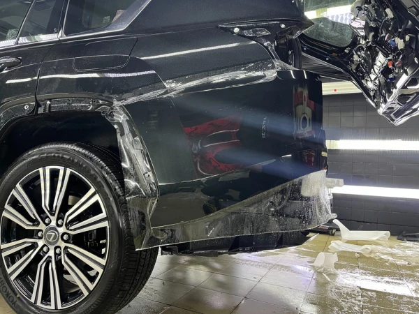 Оклейка полиуретановой пленкой Lexus