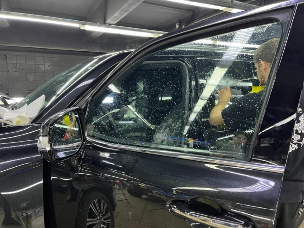 Оклейка полиуретановой пленкой Lexus