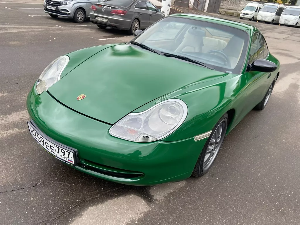 Оклейка Porsche 911 цветным полиуретано