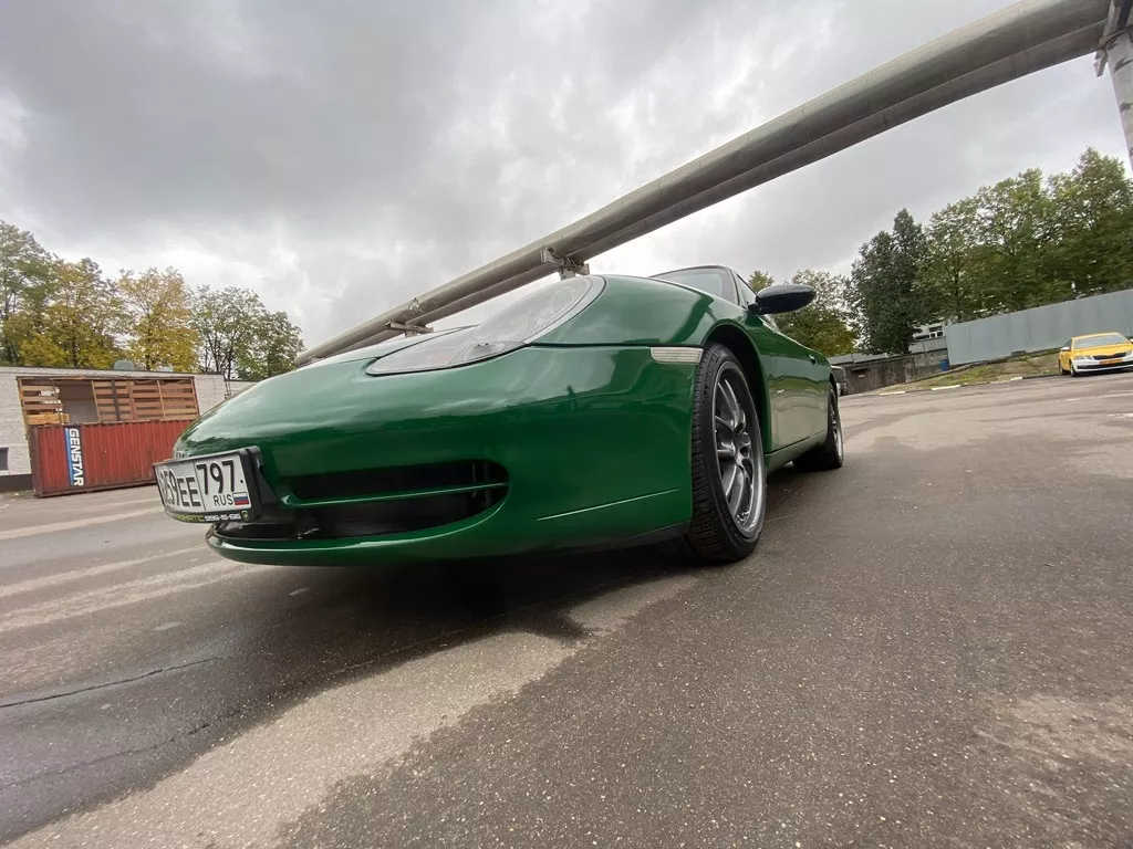 Оклейка Porsche 911 цветным полиуретано