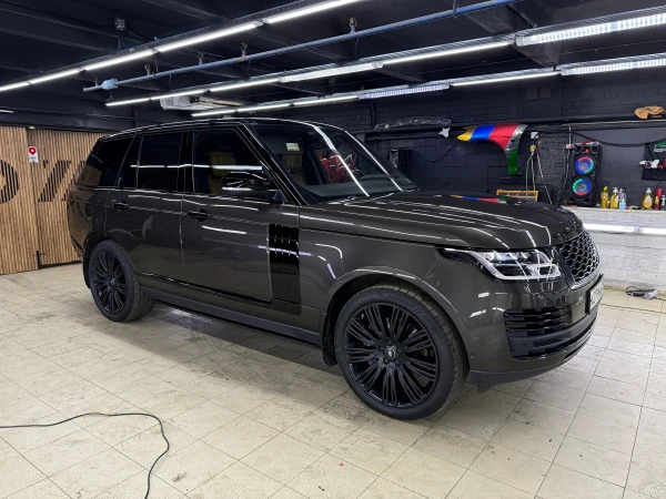 oklejka range rover v tsvetnoj poliuretan  