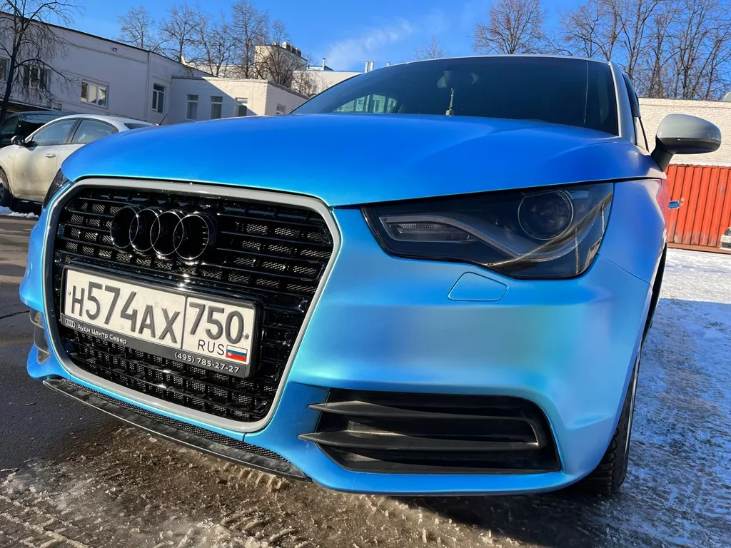 Оклейка цветным полиуретаном Audi a2 
