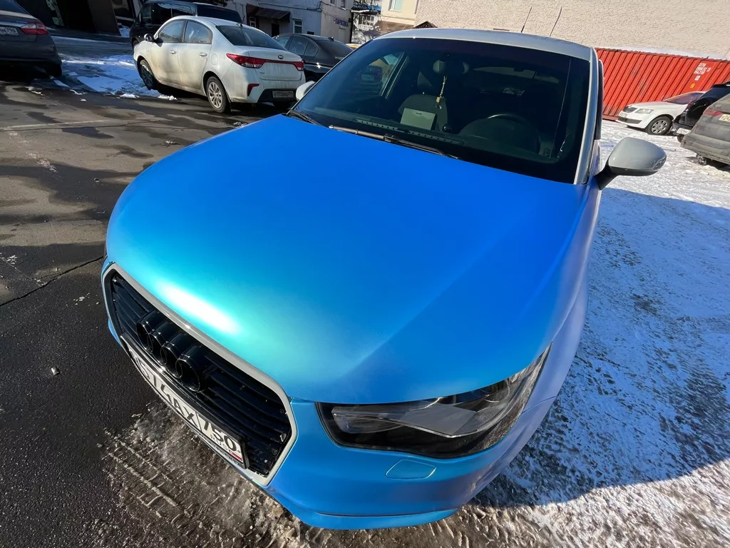 Оклейка цветным полиуретаном Audi a2 