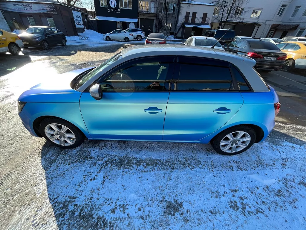 Оклейка цветным полиуретаном Audi a2 