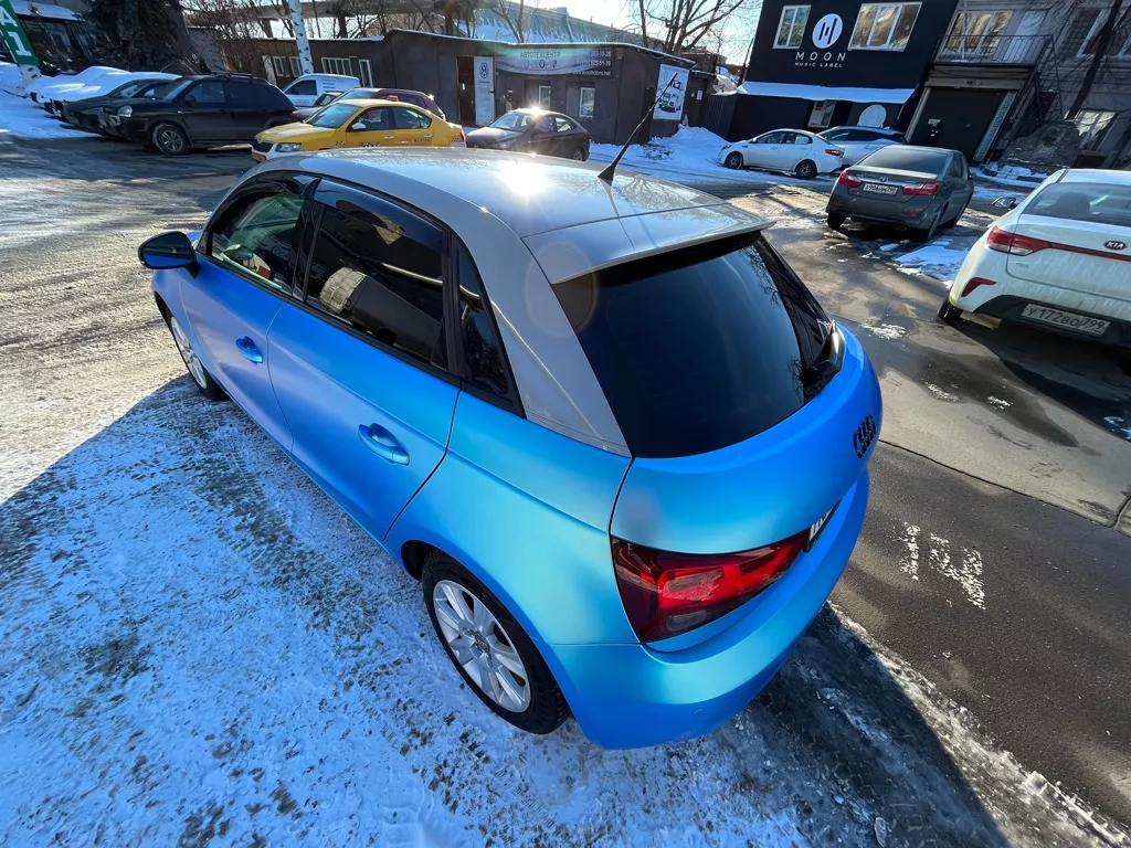 Оклейка цветным полиуретаном Audi a2 