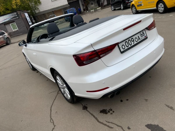 Оклейка цветным полиуретаном Audi a4