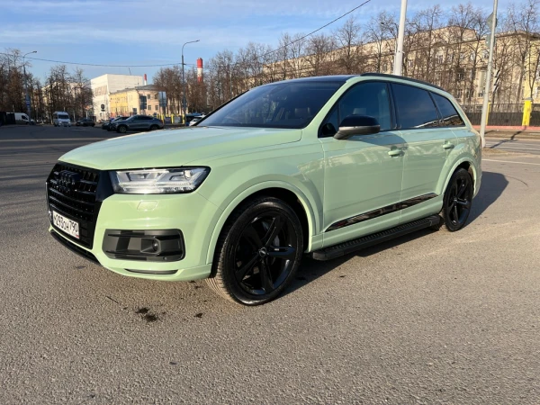 Оклейка цветным полиуретаном AUDI q7 4m  