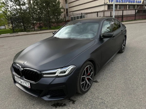 Оклейка bmw 5 в матовый сатин полиуретан
