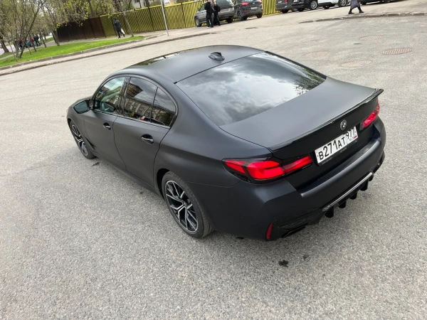 Оклейка bmw 5 в матовый сатин полиуретан