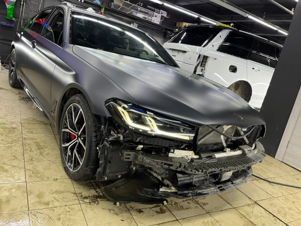 Оклейка bmw 5 в матовый сатин полиуретан