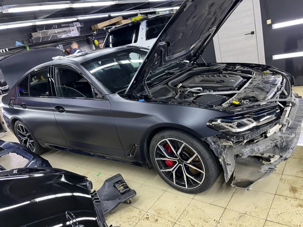Оклейка bmw 5 в матовый сатин полиуретан