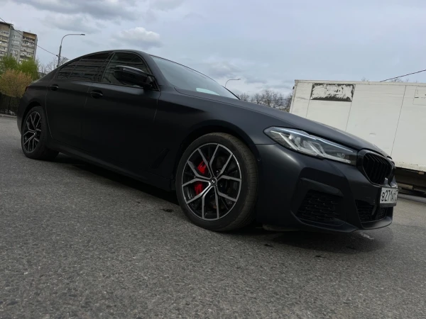 Оклейка bmw 5 в матовый сатин полиуретан