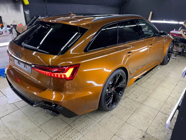 Оклейка защитной полиуретановой пленкой audi rs6 c8