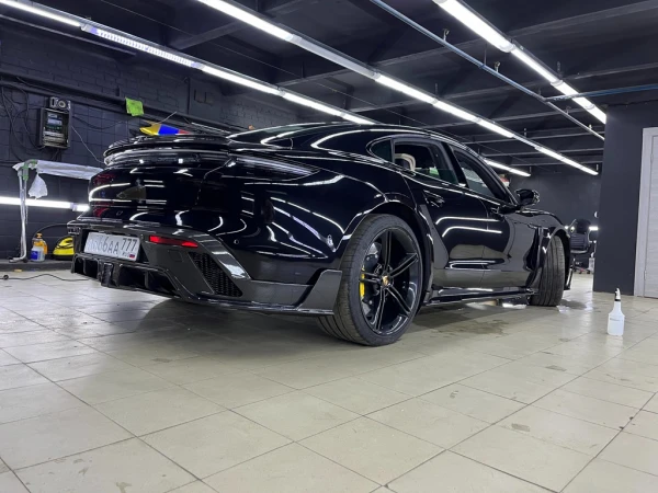Оклейка защитной полиуретановой пленкой porsche taycan