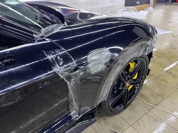 Оклейка защитной полиуретановой пленкой porsche taycan