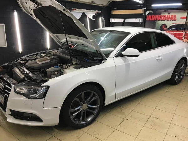 oklejka poliuretanovoj plenkoj audi a5  