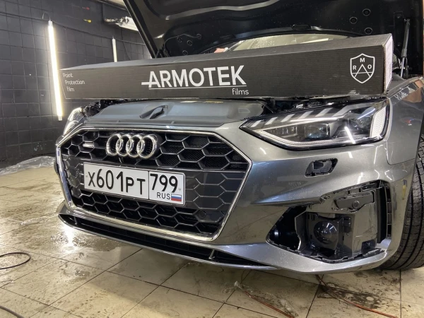 Оклейка полиуретановой пленкой Audi 