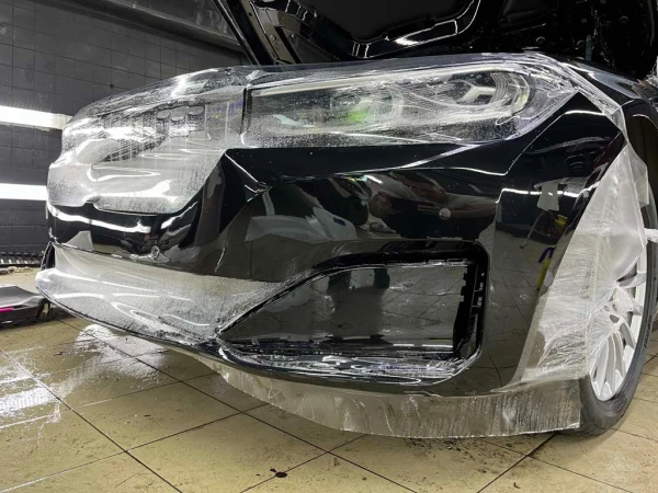 Оклейка полиуретановой пленкой bmw 7 