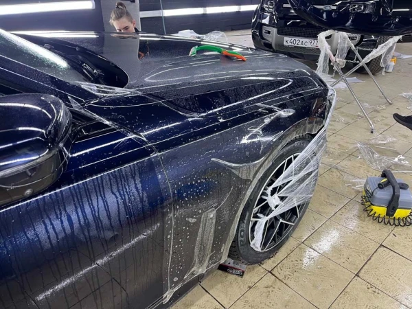 Оклейка полиуретановой пленкой bmw 7 
