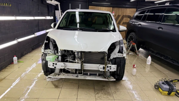 Toyota Passo оклейка переднего комплекс