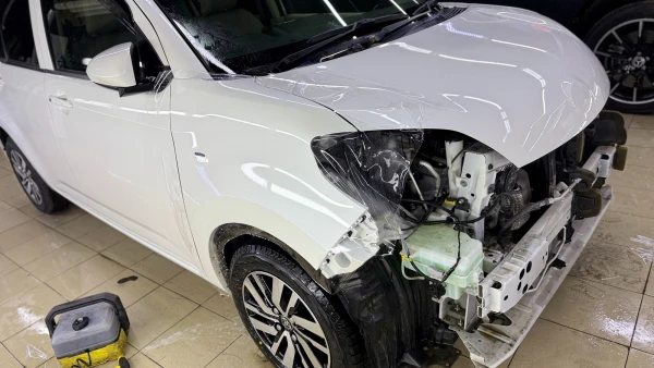 Toyota Passo оклейка переднего комплекс