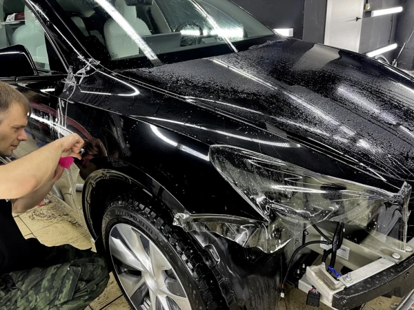 оклейка защитной антигравийной пленкой Tesla