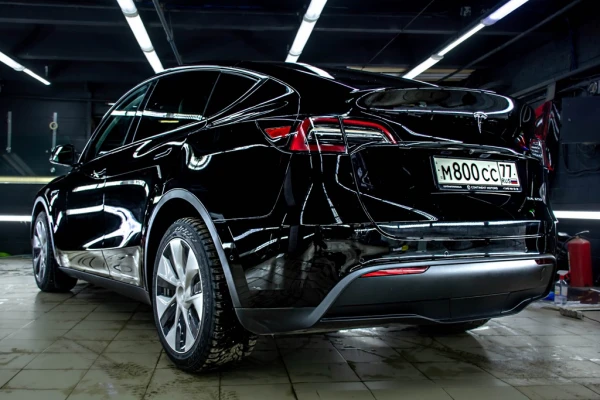оклейка полиуретановой пленкой Tesla